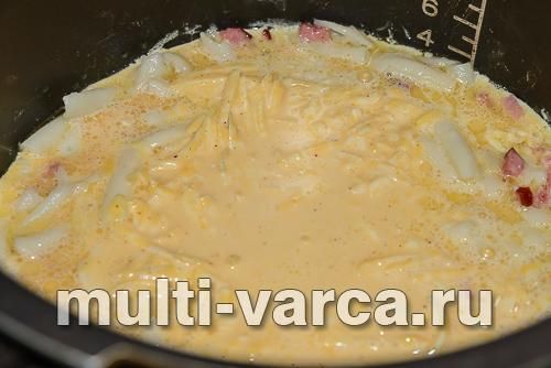 Омлет із макаронами та ковбасою
