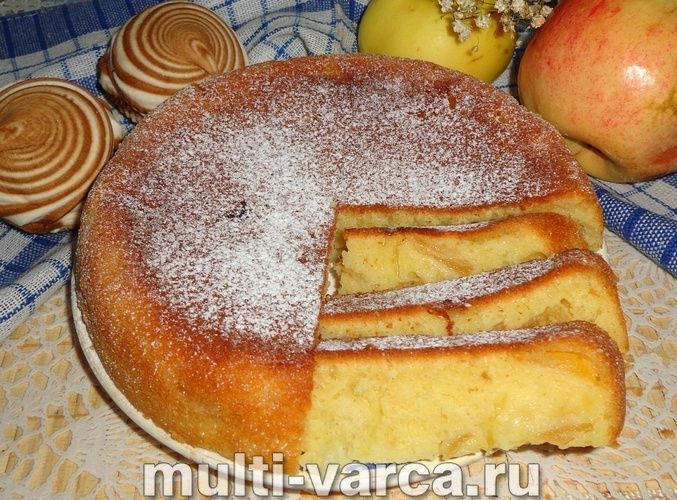 Пиріг із яблуками на кефірі в мультиварці