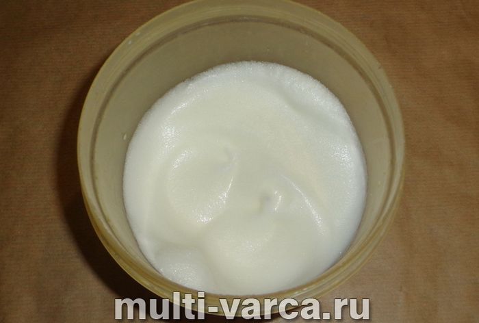 Пиріг із яблуками та грушами в мультиварці
