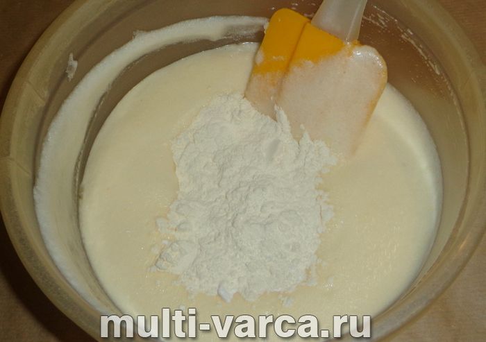 Пиріг із яблуками та грушами в мультиварці