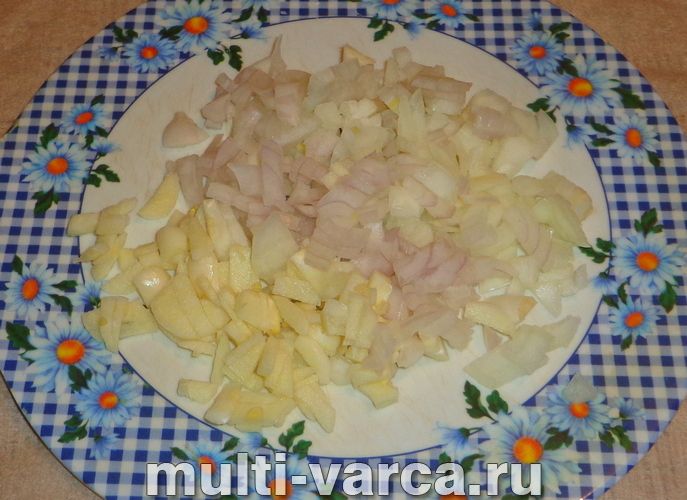 Пиріг із куркою та сиром у мультиварці