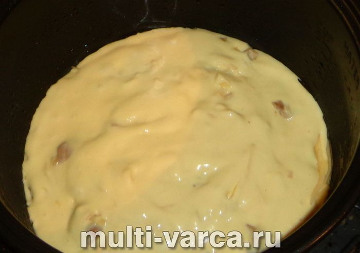 Пиріг із куркою та сиром у мультиварці