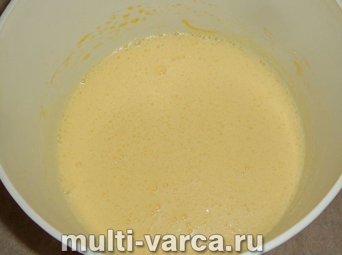 Пиріг із журавлиною в мультиварці