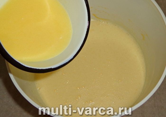 Пиріг із журавлиною в мультиварці