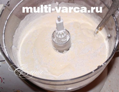 Пиріг на майонезі з сиром і сосисками в мультиварці