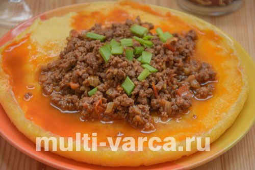 Полента з м'ясним соусом із фаршу