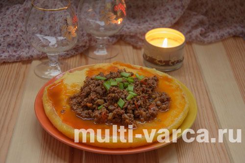Полента з м'ясним соусом із фаршу
