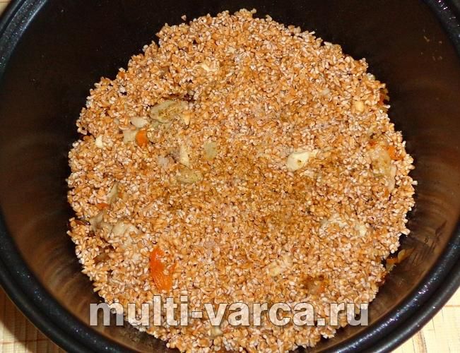Пшенична каша з м'ясом у мультиварці