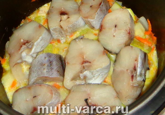 Риба з кабачками в мультиварці
