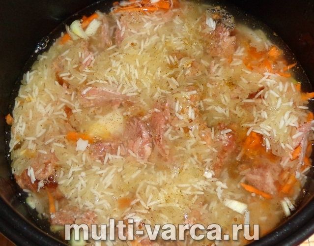 Рис із тушонкою в мультиварці