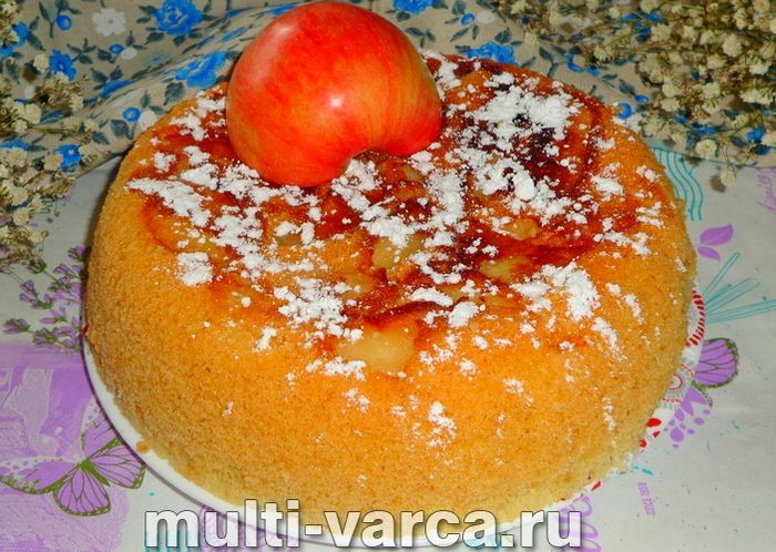 Шарлотка з бананом і яблуками в мультиварці