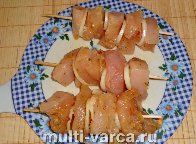 Шашлик із курки в мультиварці