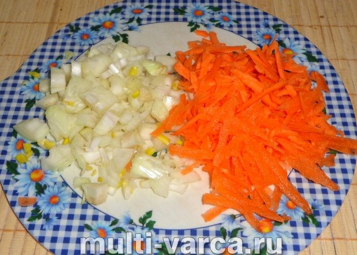 Щи з куркою в мультиварці