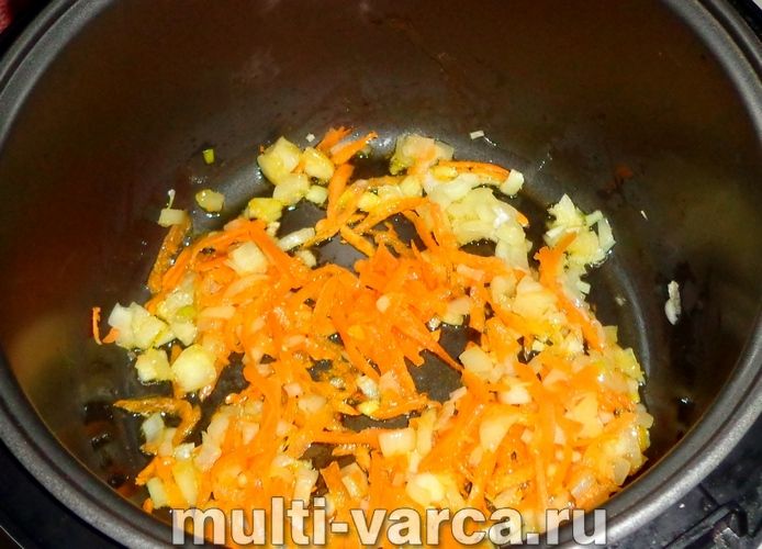 Щи з куркою в мультиварці