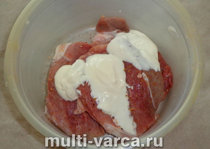 Стейк зі свинини в мультиварці