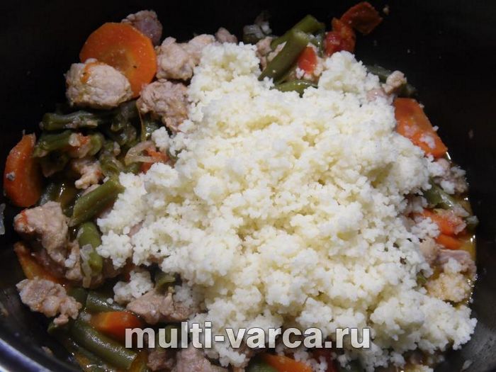 Свинина тушкована з овочами
