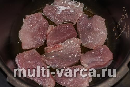 Свинина в кокосовому соусі по-тайськи