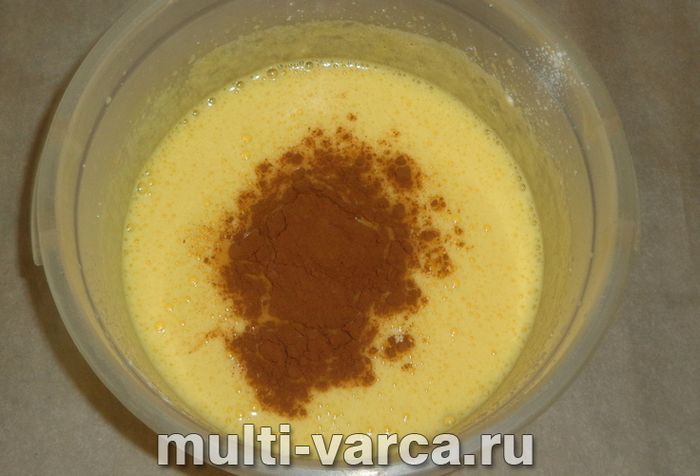 Торт із вишнею в мультиварці