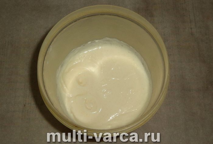 Торт із вишнею в мультиварці