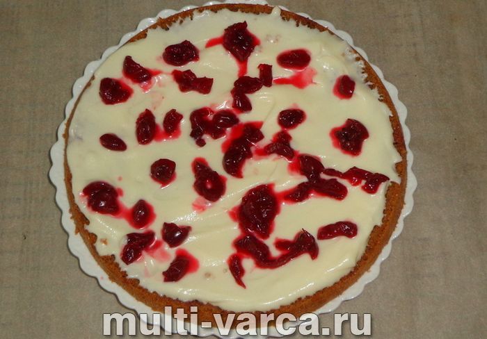 Торт із вишнею в мультиварці