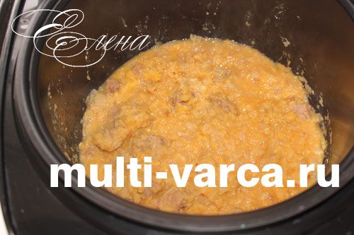 Тушкований колотий горох із м'ясом