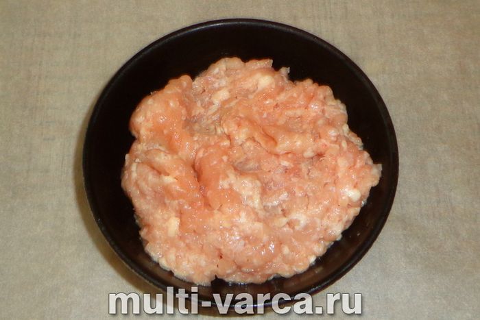Запіканка з кабачків із фаршем у мультиварці