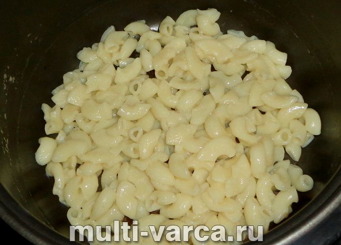 Запіканка з макаронів з ковбасою в мультиварці