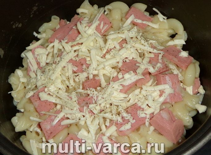Запіканка з макаронів з ковбасою в мультиварці
