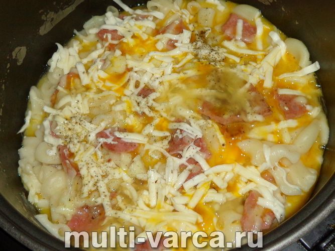 Запіканка з макаронів з ковбасою в мультиварці