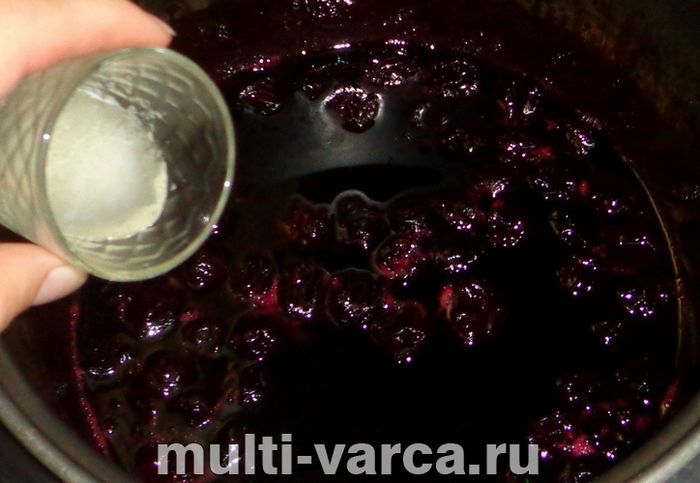 Желе з вишні в мультиварці