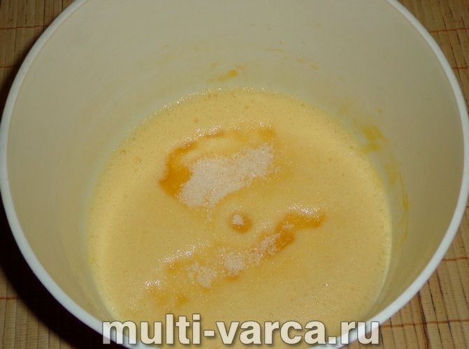 Бісквіт на мінеральній воді в мультиварці