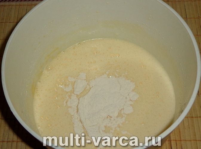 Бісквіт на мінеральній воді в мультиварці