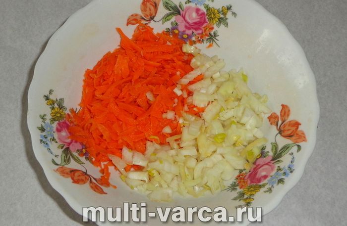 Борщ на бульйоні в мультиварці