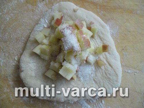Булочки з яблуками