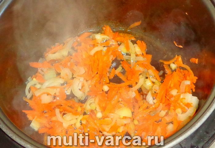 Фунчоза з куркою в мультиварці