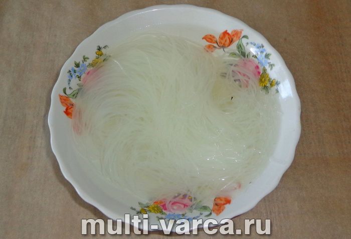 Фунчоза з куркою в мультиварці