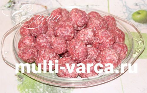 Стручкова квасоля з фрикадельками в мультиварці