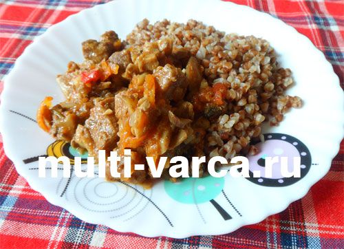 Гуляш із м'ясом і грибами