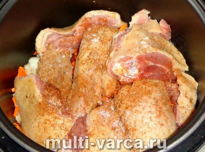 Гуска з овочами в мультиварці