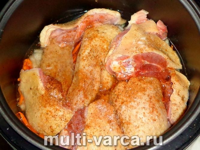 Гуска з овочами в мультиварці