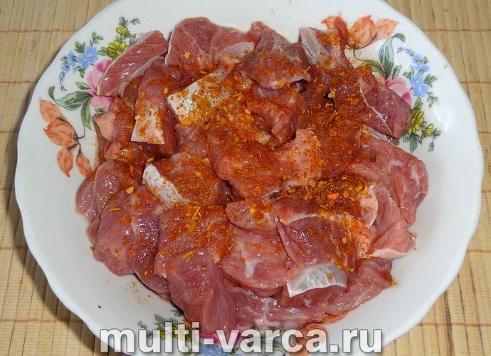 Індичка з яблуками в мультиварці