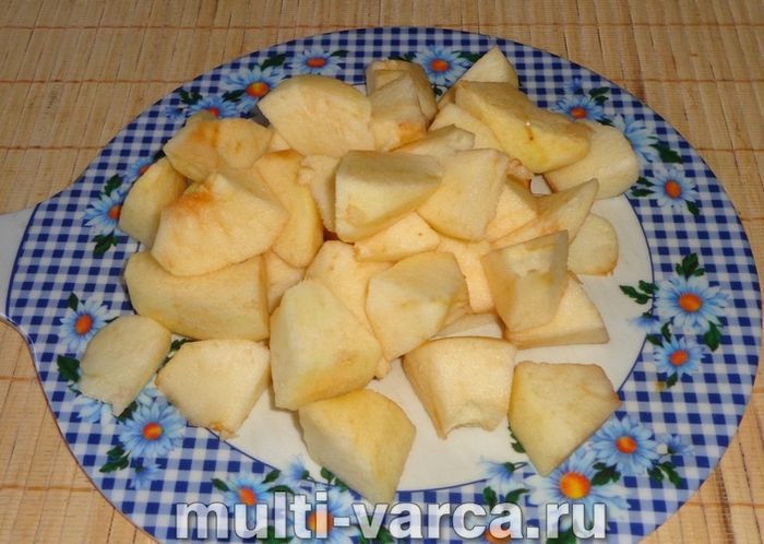 Індичка з яблуками в мультиварці