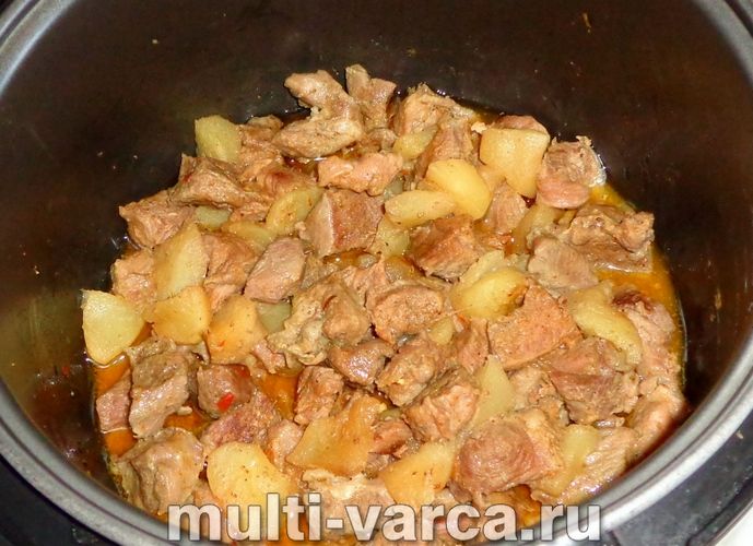 Індичка з яблуками в мультиварці