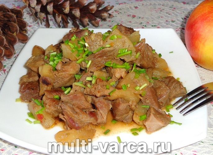Індичка з яблуками в мультиварці