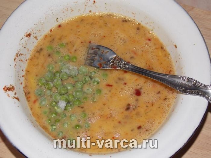 Яєчня з горошком і соєвим соусом