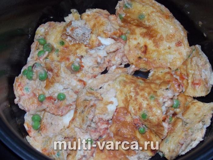 Яєчня з горошком і соєвим соусом