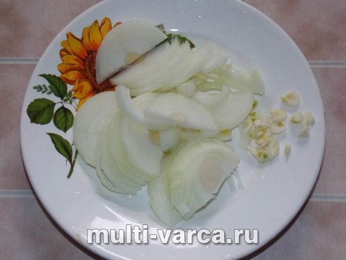 Кабачки в томатному соусі з овочами
