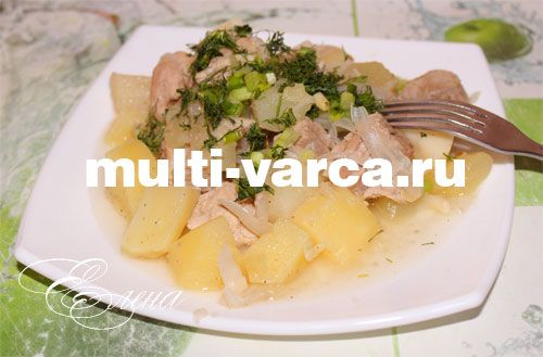 Кабачки з картоплею і м'ясом у мультиварці