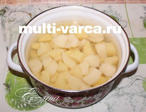 Кабачки з картоплею і м'ясом у мультиварці