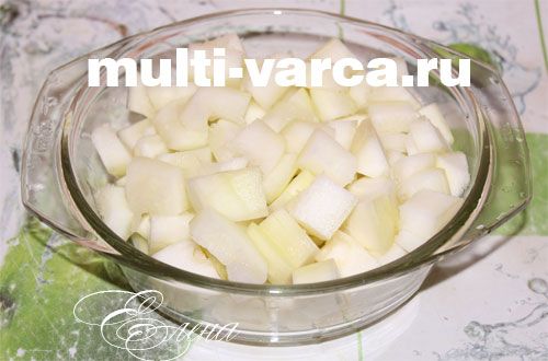 Кабачки з картоплею і м'ясом у мультиварці